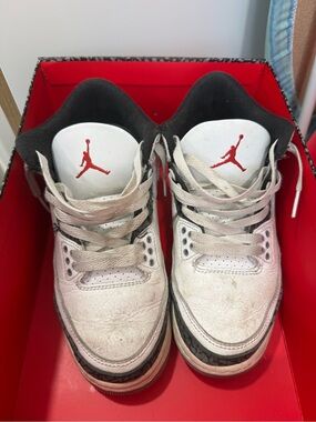 Jordan retro 3 Kids White basketball sneakers  size 5.5